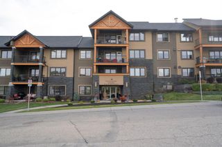 Photo 1: 106 103 Valley Ridge Manor NW in Calgary: Valley Ridge Apartment for sale : MLS®# A2003684