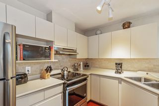 Photo 11: 102 315 E 3RD Street in North Vancouver: Lower Lonsdale Condo for sale in "Dunbarton Manor" : MLS®# R2574510