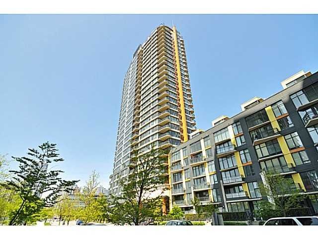 Main Photo: 703 33 SMITHE Street in Vancouver: Yaletown Condo for sale in "COOPER'S LOOKOUT" (Vancouver West)  : MLS®# V1099678