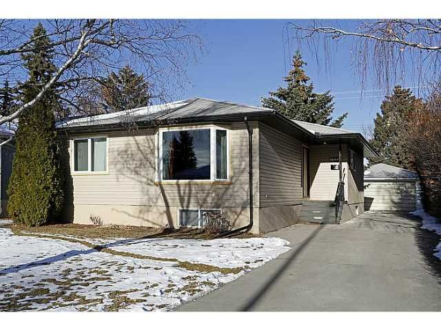 Main Photo: 3120 35 Avenue SW in CALGARY: Rutland Park Residential Detached Single Family for sale (Calgary)  : MLS®# C3547125