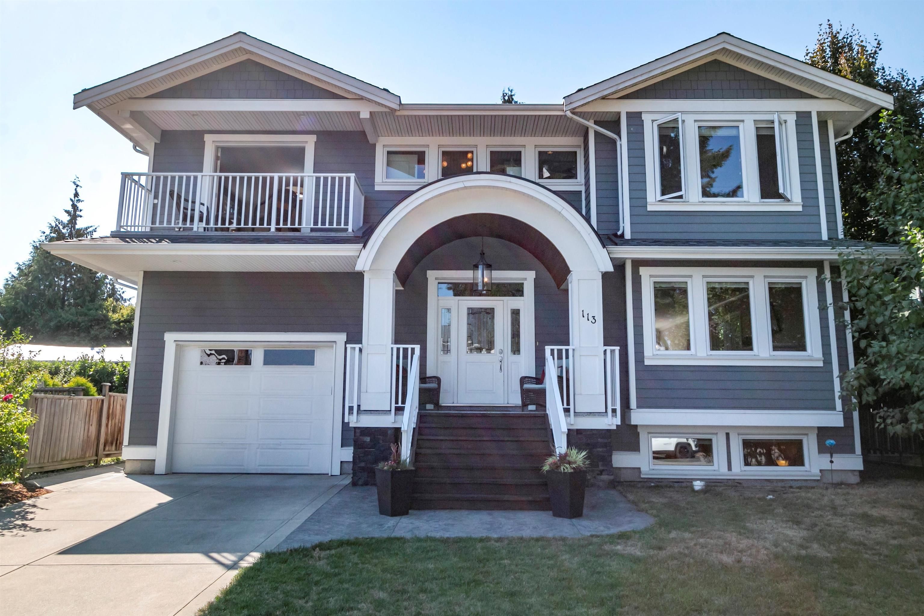 Main Photo: 113 CARROLL Street in New Westminster: The Heights NW House for sale : MLS®# R2730647