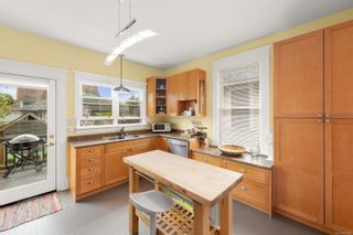 Photo 7: 2556 Roseberry Ave in Victoria: Vi Fernwood House for sale : MLS®# 905763