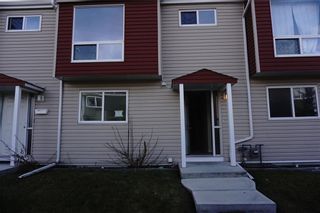 Photo 2: 45 5425 PENSACOLA Crescent SE in Calgary: Penbrooke Meadows Row/Townhouse for sale : MLS®# C4219142