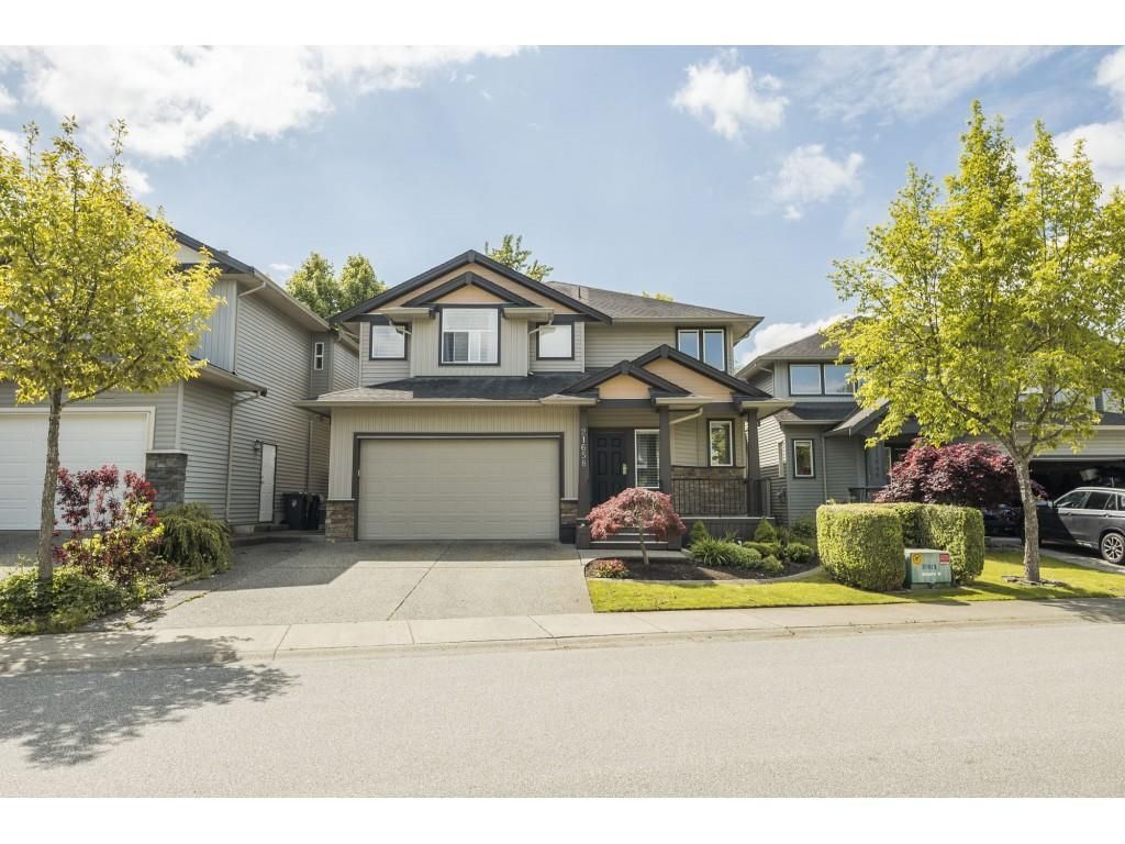 Main Photo: 21658 89TH AVENUE in Langley: Walnut Grove House for sale : MLS®# R2577877