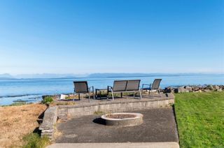Photo 3: 2563 S Island Hwy in Campbell River: CR Willow Point House for sale : MLS®# 917665