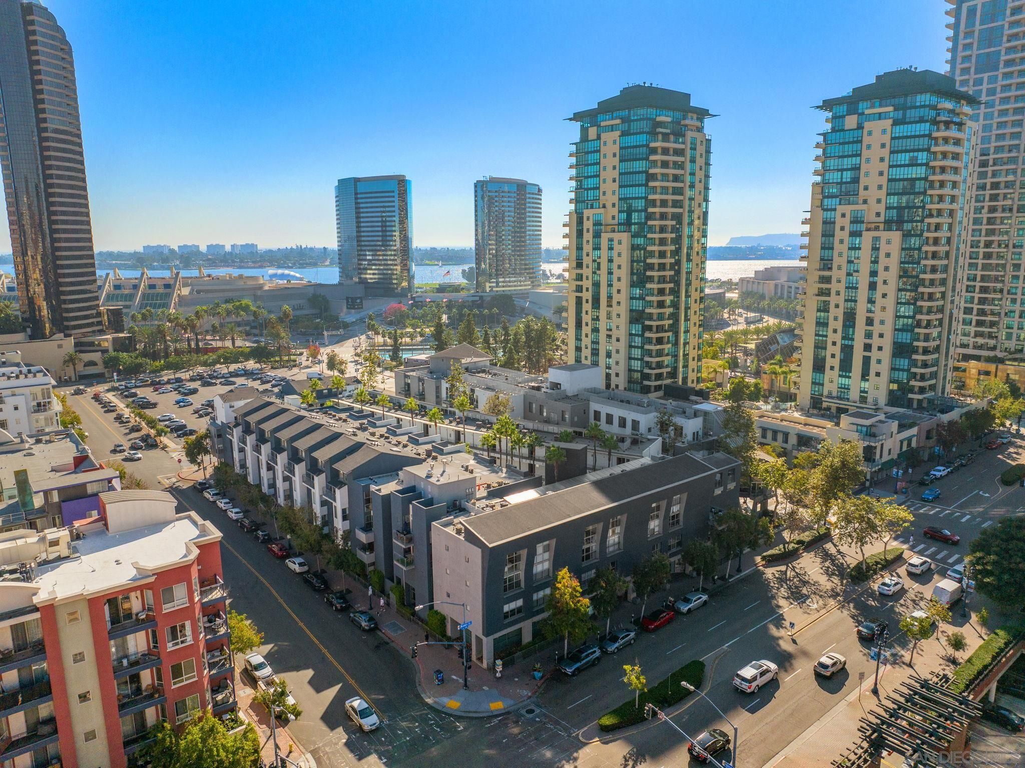 Main Photo: DOWNTOWN Condo for sale : 2 bedrooms : 101 Market St #107 in San Diego