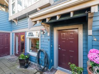 Photo 2: 1674 GRANT Street in Vancouver: Grandview Woodland Townhouse for sale (Vancouver East)  : MLS®# R2675599