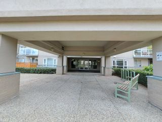 Photo 4: 1301 10523 UNIVERSITY Drive in Surrey: Whalley Condo for sale in "GRANDVIEW COURT" (North Surrey)  : MLS®# R2812903
