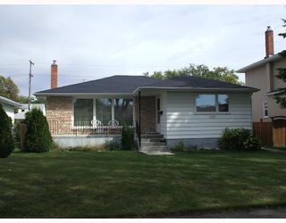 Photo 1: 435 MCADAM Avenue in WINNIPEG: West Kildonan / Garden City Single Family Detached for sale (North West Winnipeg)  : MLS®# 2717446