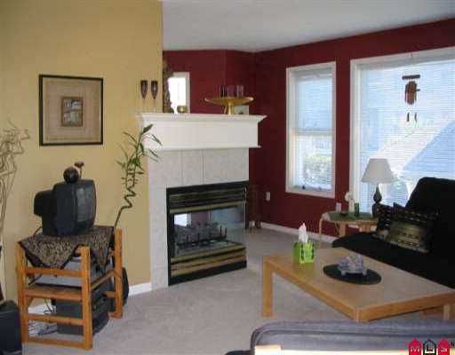 Main Photo: 201 17727 58TH AV in Surrey: Cloverdale BC Condo for sale in "Shannon Gate" (Cloverdale)  : MLS®# F2517861