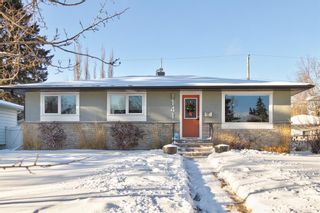 Photo 1: 141 Wedgewood Drive SW in Calgary: Wildwood Detached for sale : MLS®# A2016300