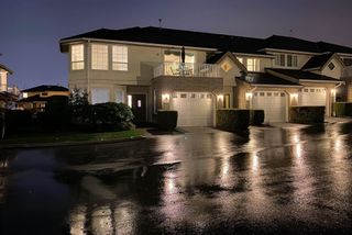Photo 1: 49 31450 SPUR Avenue in Abbotsford: Abbotsford West Townhouse for sale in "Lakepointe Villas" : MLS®# R2633844
