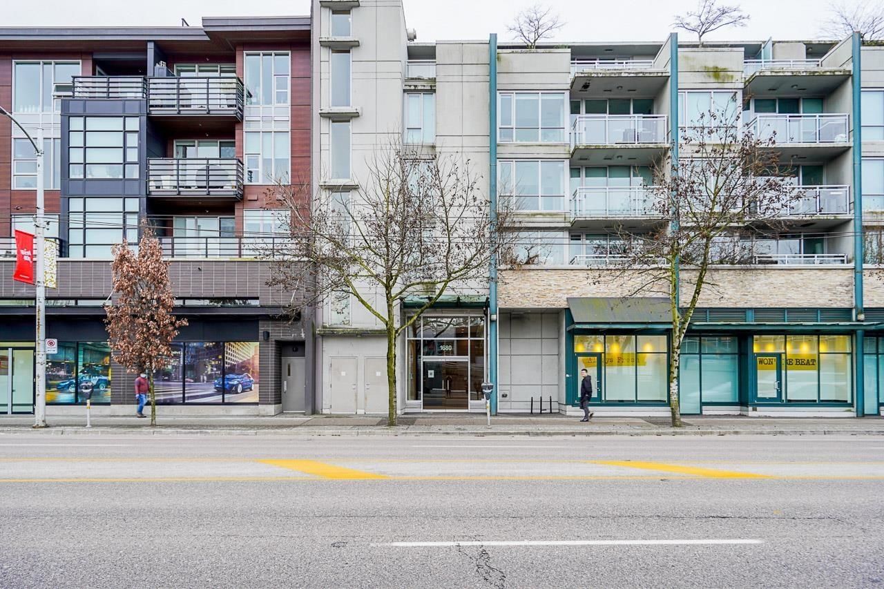 Main Photo: 201 1680 W 4TH Avenue in Vancouver: False Creek Condo for sale in "MANTRA" (Vancouver West)  : MLS®# R2657392