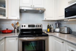 Photo 11: 405 789 W 16TH Avenue in Vancouver: Fairview VW Condo for sale in "SIXTEEN WILLOWS" (Vancouver West)  : MLS®# R2702181
