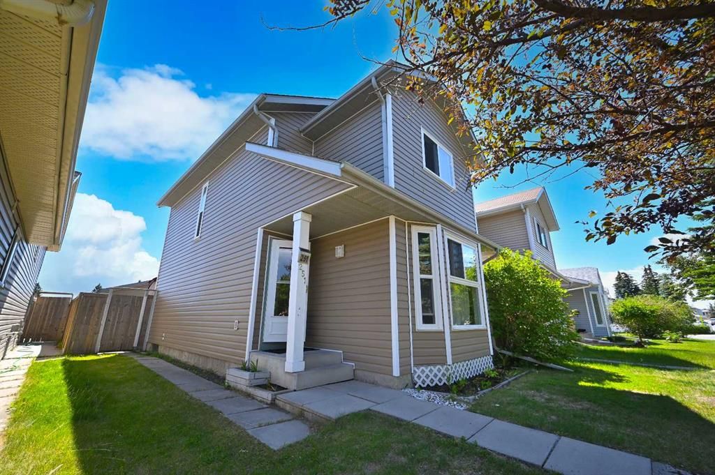 Main Photo: 251 Martindale Boulevard NE in Calgary: Martindale Detached for sale : MLS®# A2063220