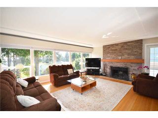 Photo 3: 480 GREENWAY AV in North Vancouver: Upper Delbrook House for sale : MLS®# V1003304