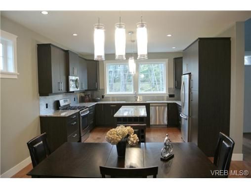 Main Photo: 3654 Coleman Pl in VICTORIA: Co Latoria House for sale (Colwood)  : MLS®# 655498