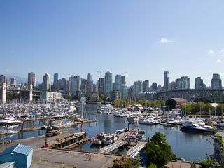 Photo 30: 108 1508 MARINER Walk in Vancouver: False Creek Condo for sale in "Mariner Walk" (Vancouver West)  : MLS®# R2033804