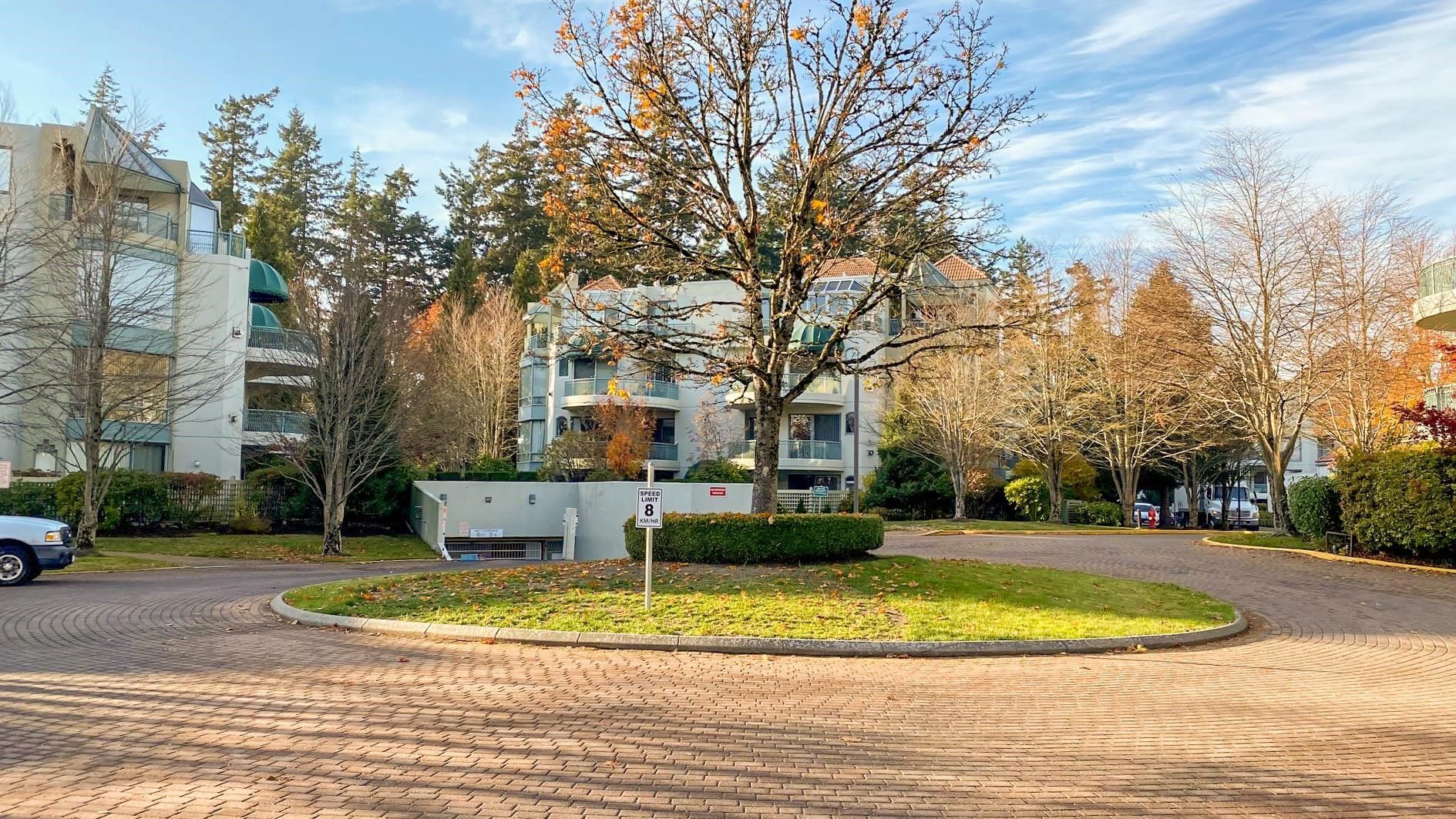 Main Photo: 111 1785 MARTIN Drive in Surrey: Sunnyside Park Surrey Condo for sale in "Southwynd" (South Surrey White Rock)  : MLS®# R2738639