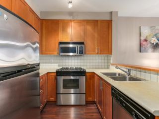 Photo 3: 1306 4655 VALLEY Drive in Vancouver: Quilchena Condo for sale in "ALEXANDRA HOUSE" (Vancouver West)  : MLS®# R2133417