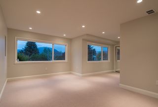 Photo 18: 665 BEACHVIEW Drive in North Vancouver: Dollarton House for sale in "DOLLARTON" : MLS®# R2072666