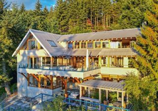 Photo 1: 6072 EAGLERIDGE Drive in West Vancouver: Eagleridge House for sale : MLS®# R2818493