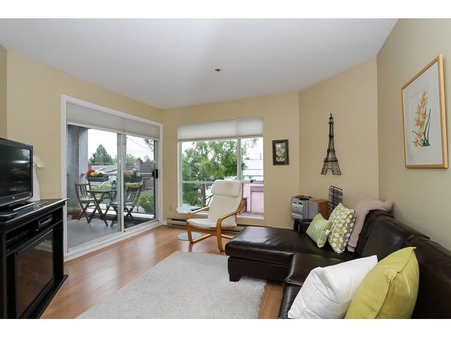 Main Photo: 303 3505 W BROADWAY in Vancouver: Kitsilano Condo for sale in "COLLINGWOOD PLACE" (Vancouver West)  : MLS®# R2086967