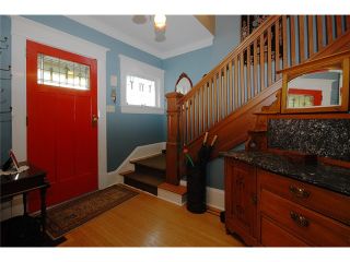 Photo 2: 326 3RD Street in New Westminster: Queens Park House for sale : MLS®# V882156