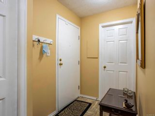 Photo 2: 111 10461 Resthaven Dr in Sidney: Si Sidney North-East Condo for sale : MLS®# 889198