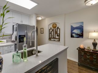 Photo 7: 404 6745 STATION HILL Court in Burnaby: South Slope Condo for sale in "THE SALTSPRING" (Burnaby South)  : MLS®# R2445660