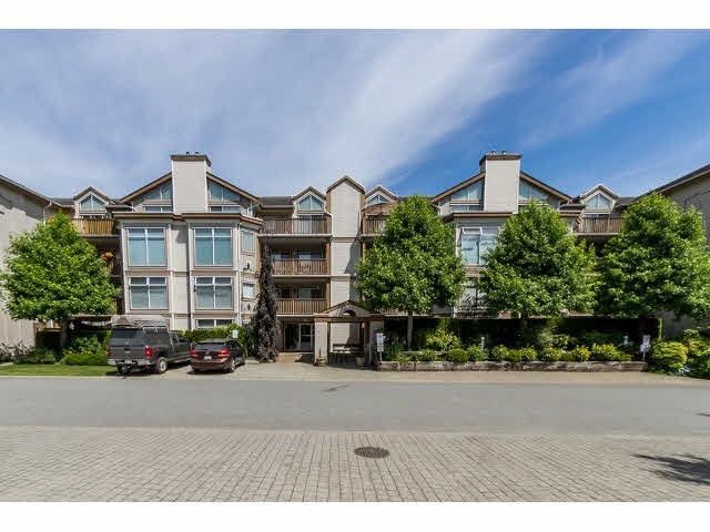 Main Photo: 405 19131 FORD Road in Pitt Meadows: Central Meadows Condo for sale in "WOODFORD MANOR" : MLS®# R2107108