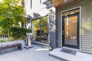 Photo 2: 2318 WINDSOR Street in Vancouver: Mount Pleasant VE Townhouse for sale in "7&W" (Vancouver East)  : MLS®# R2235412