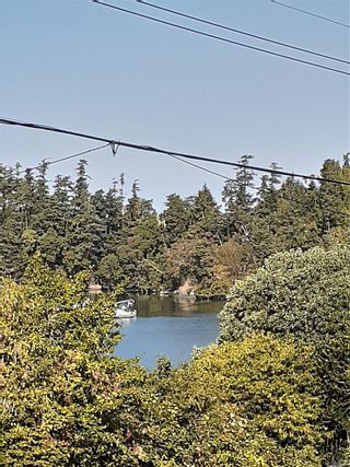 Photo 1: 1007 Arcadia St in Esquimalt: Es Kinsmen Park House for sale : MLS®# 928375