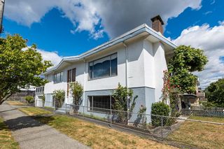 Photo 1: 970 WINDERMERE Street in Vancouver: Renfrew VE House for sale in "RENFREW" (Vancouver East)  : MLS®# R2715426