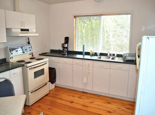 Photo 7: 14 room Motel for sale Vancouver island BC: Business with Property for sale : MLS®# 878868