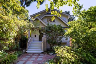 Photo 1: 2622 W 11 Avenue in Vancouver: Kitsilano House for sale in "Kitsilano" (Vancouver West)  : MLS®# R2722893