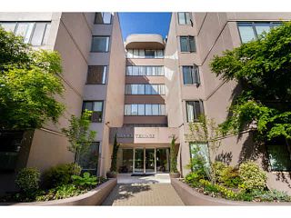 Photo 1: 71 1425 LAMEY'S MILL Road in Vancouver: False Creek Condo for sale in "HARBOUR TERRACE" (Vancouver West)  : MLS®# V1125385