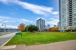 Photo 2: 1602 8 SMITHE Mews in Vancouver: Yaletown Condo for sale (Vancouver West)  : MLS®# R2518054