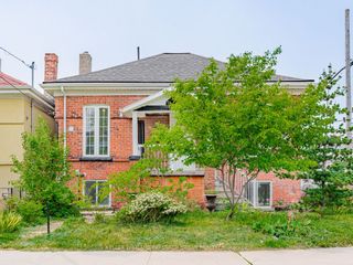 Photo 2: 64 Mulock Avenue in Toronto: Junction Area House (Bungalow) for sale (Toronto W02)  : MLS®# W6005320