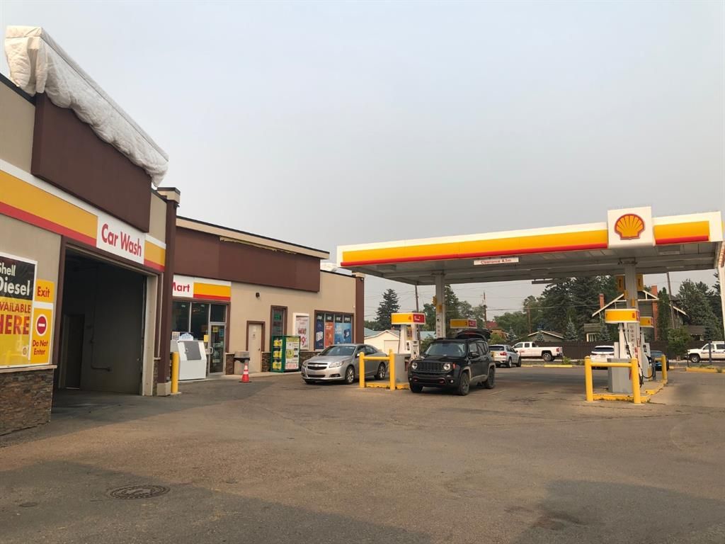 Main Photo: Shell gas station for sale Alberta: Business with Property for sale : MLS®# A1151091