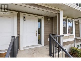 Photo 3: 600 Sherwood Road Unit# 23 in Kelowna: House for sale : MLS®# 10308937