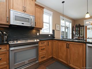 Photo 3: 2111 Sutherland Rd in VICTORIA: OB South Oak Bay House for sale (Oak Bay)  : MLS®# 838708