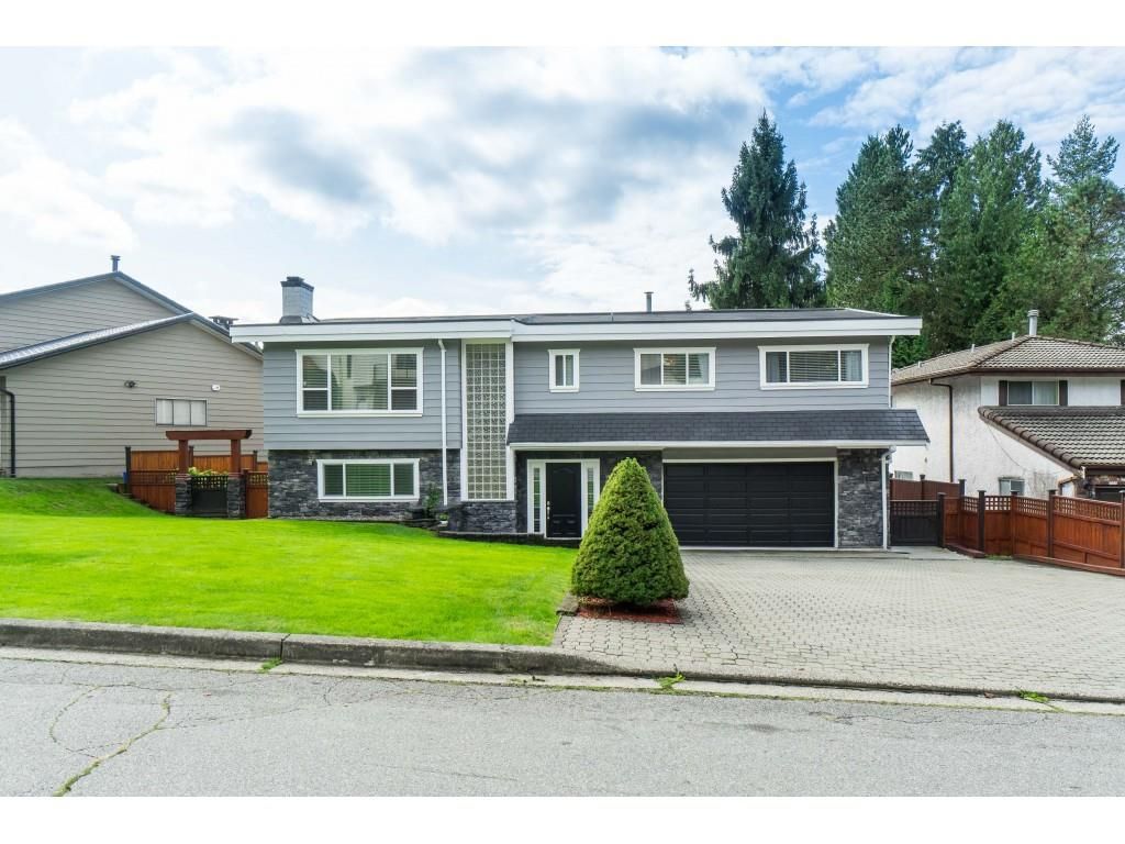 Main Photo: 2961 CAMROSE Drive in Burnaby: Montecito House for sale (Burnaby North)  : MLS®# R2408423