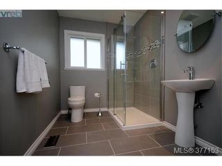 Photo 8: 4951 Thunderbird Pl in VICTORIA: SE Cordova Bay House for sale (Saanich East)  : MLS®# 757195
