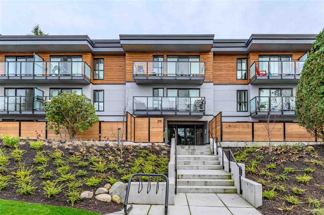 Main Photo: 210 215 MOWAT Street in New Westminster: Uptown NW Condo for sale in "CEDARHILL MANOR" : MLS®# R2435392