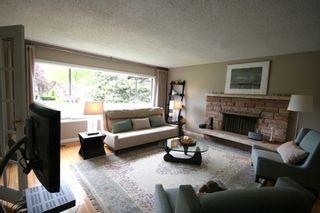 Photo 3: 736 W 66th Avenue in Vancouver: Home for sale : MLS®# V833696
