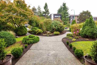 Photo 2: 313 155 E 5TH Street in North Vancouver: Lower Lonsdale Condo for sale in "WINCHESTER ESTATES" : MLS®# R2135023