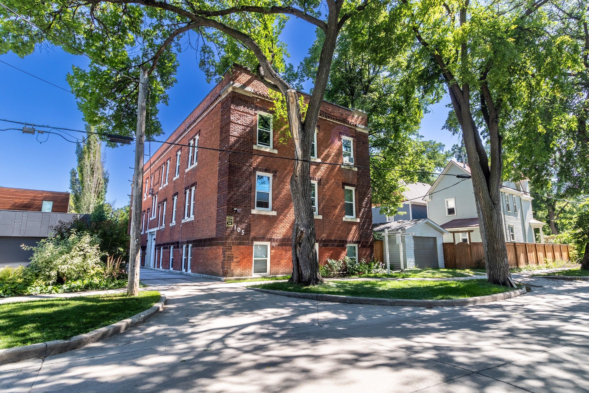 Main Photo: 1 105 Scotia Street in Winnipeg: Scotia Heights Condominium for sale (4D)  : MLS®# 202312203