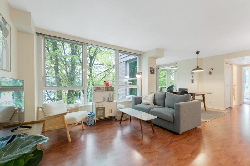 FEATURED LISTING: 413 - 500 10TH Avenue West Vancouver