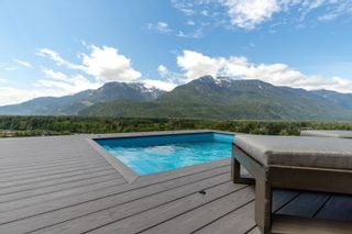 Photo 35: 1990 DOWAD Drive in Squamish: Tantalus House for sale in "Skyridge" : MLS®# R2725102